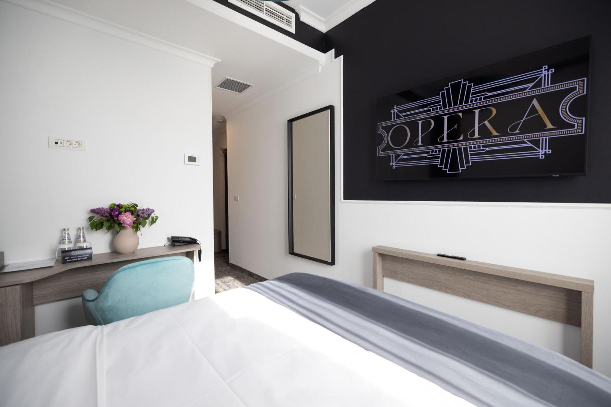 Opera Hotel Timişoara Buitenkant foto