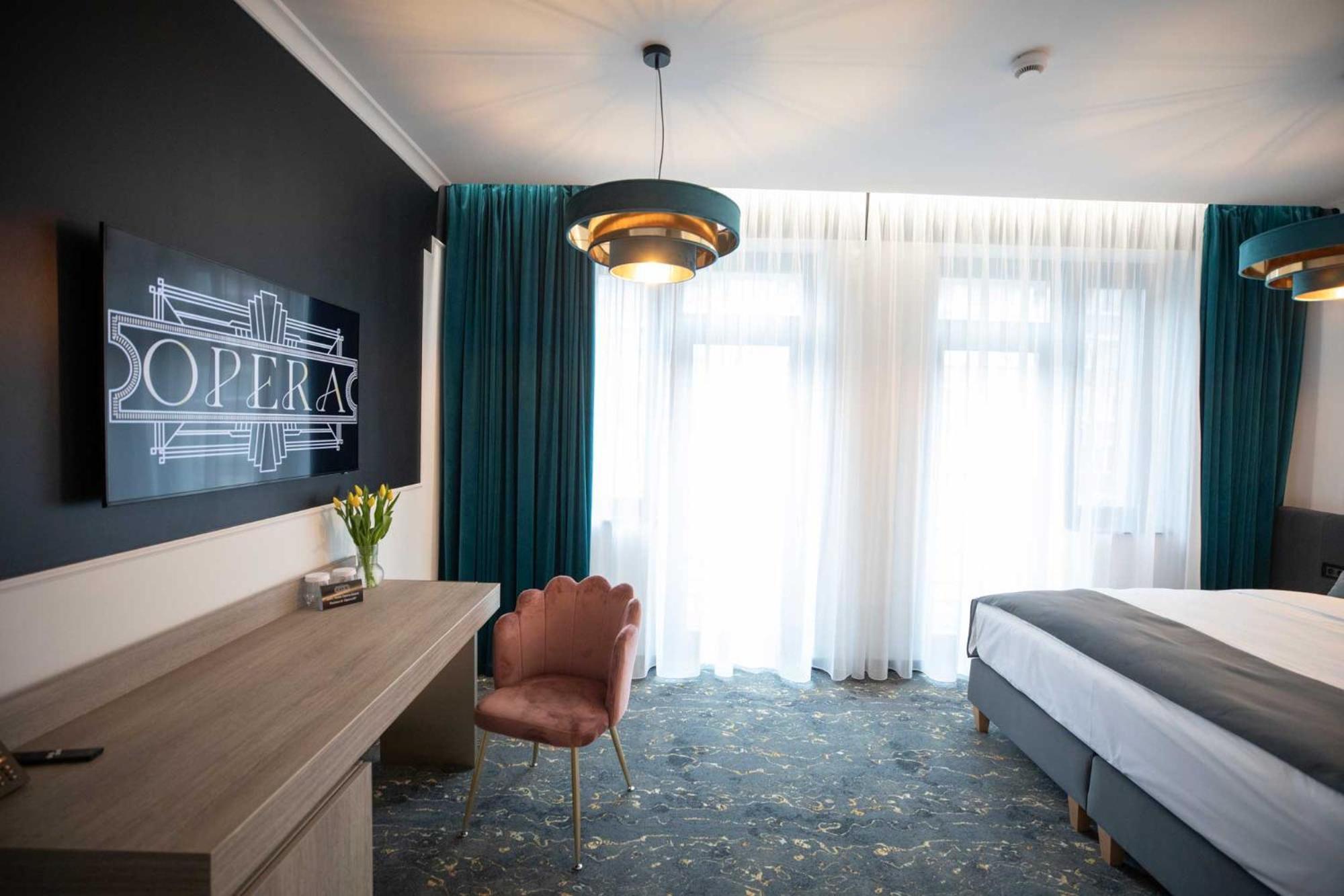 Opera Hotel Timişoara Buitenkant foto