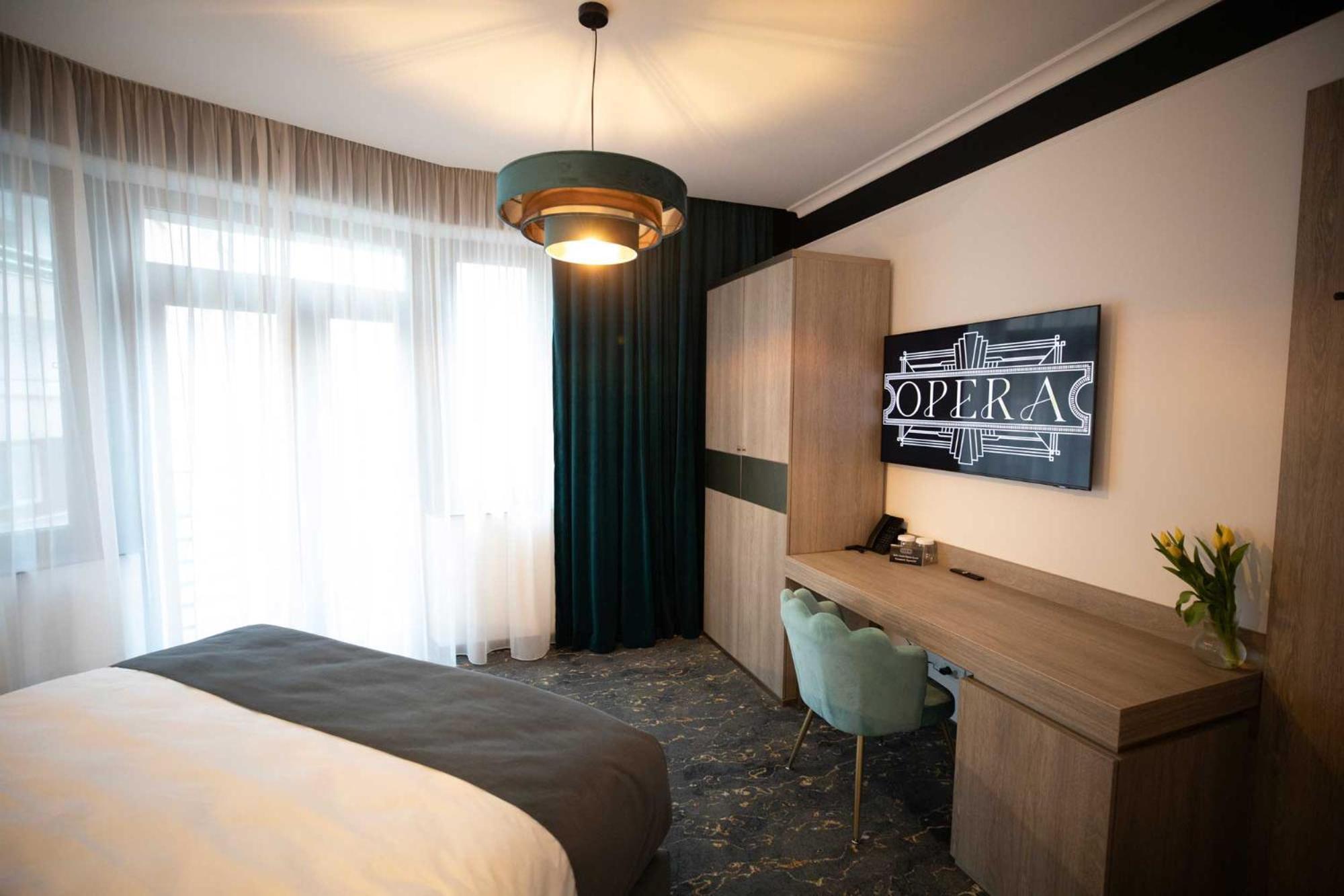 Opera Hotel Timişoara Buitenkant foto